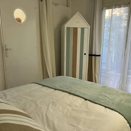 Вілла Le Mazet Au Lavandou