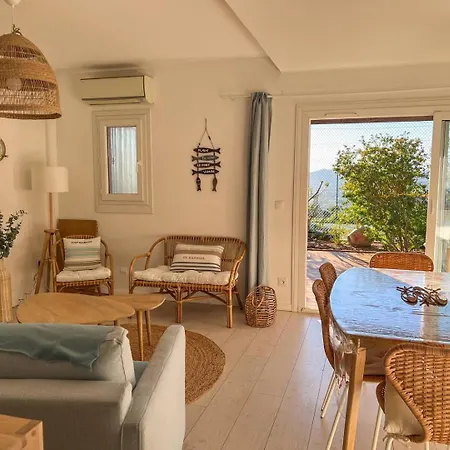 Le Mazet Au Lavandou *