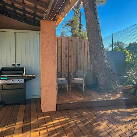 Le Mazet Au Lavandou * Ле-Лаванду